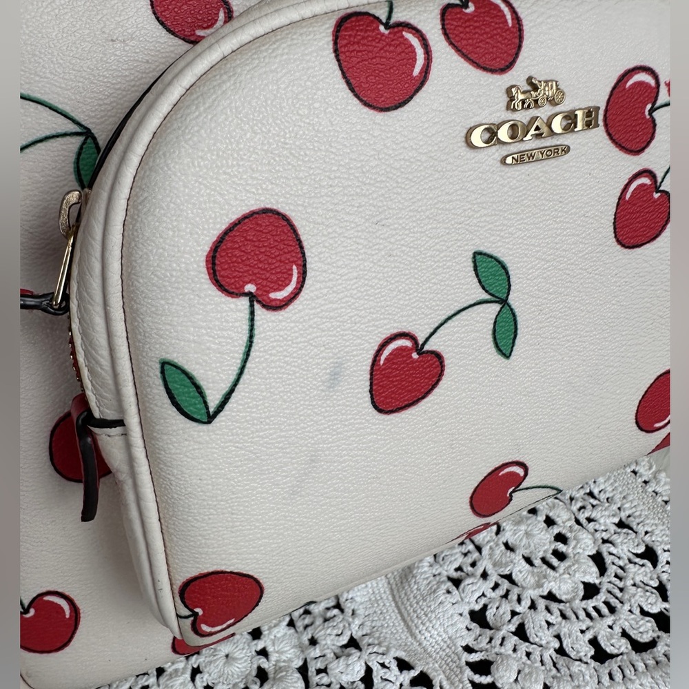 White Leather Coach Court Backpack Heart Cherry Print Limited Edition - Picture 3 of 13